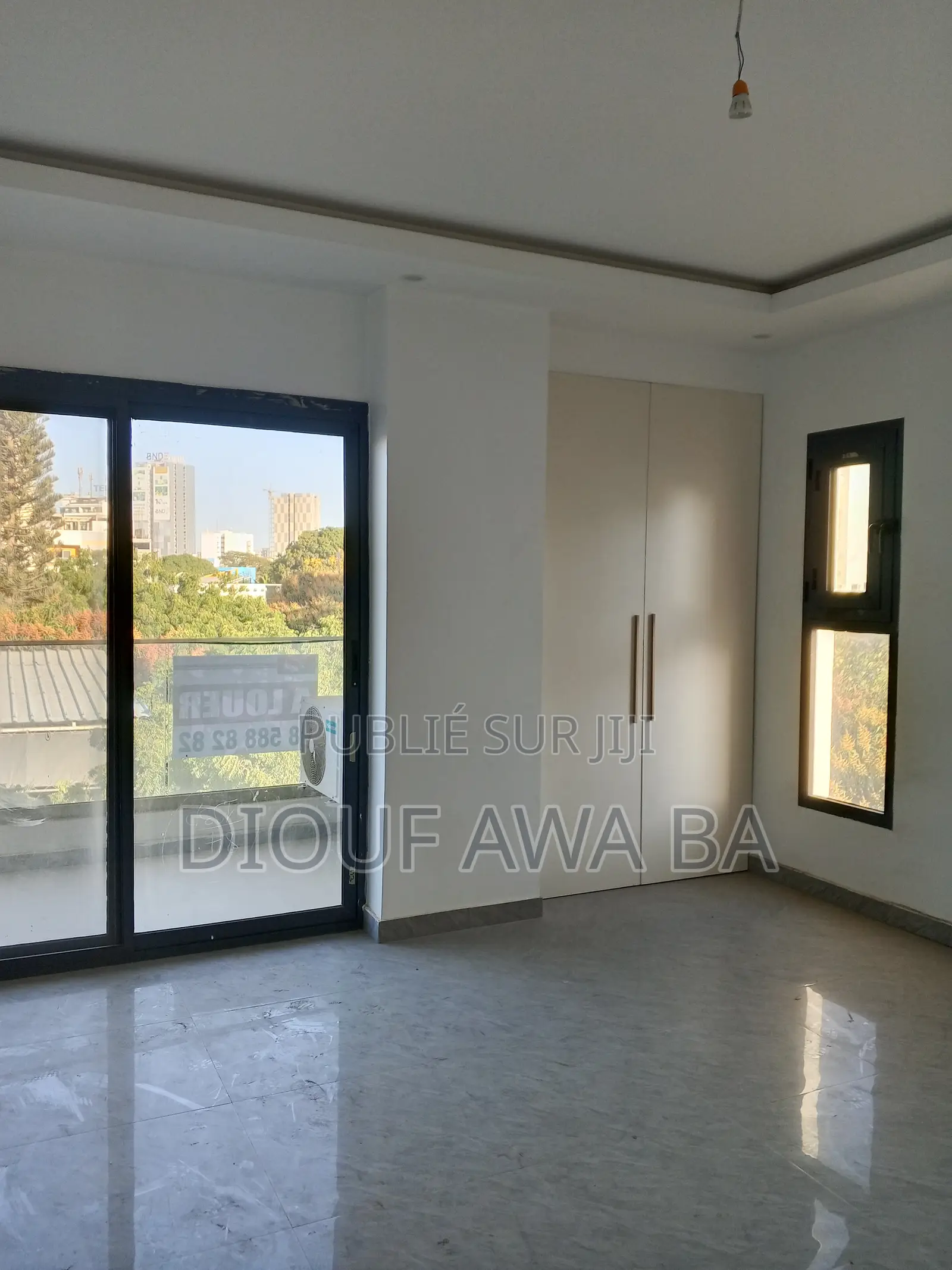 4chbre Appartement dans Appartement F4, Fann-Point E-Amitié à Louer