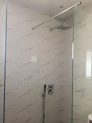 4chbre Appartement dans Appartement F4, Fann-Point E-Amitié à Louer