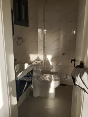 4chbre Appartement dans Appartement F4, Fann-Point E-Amitié à Louer