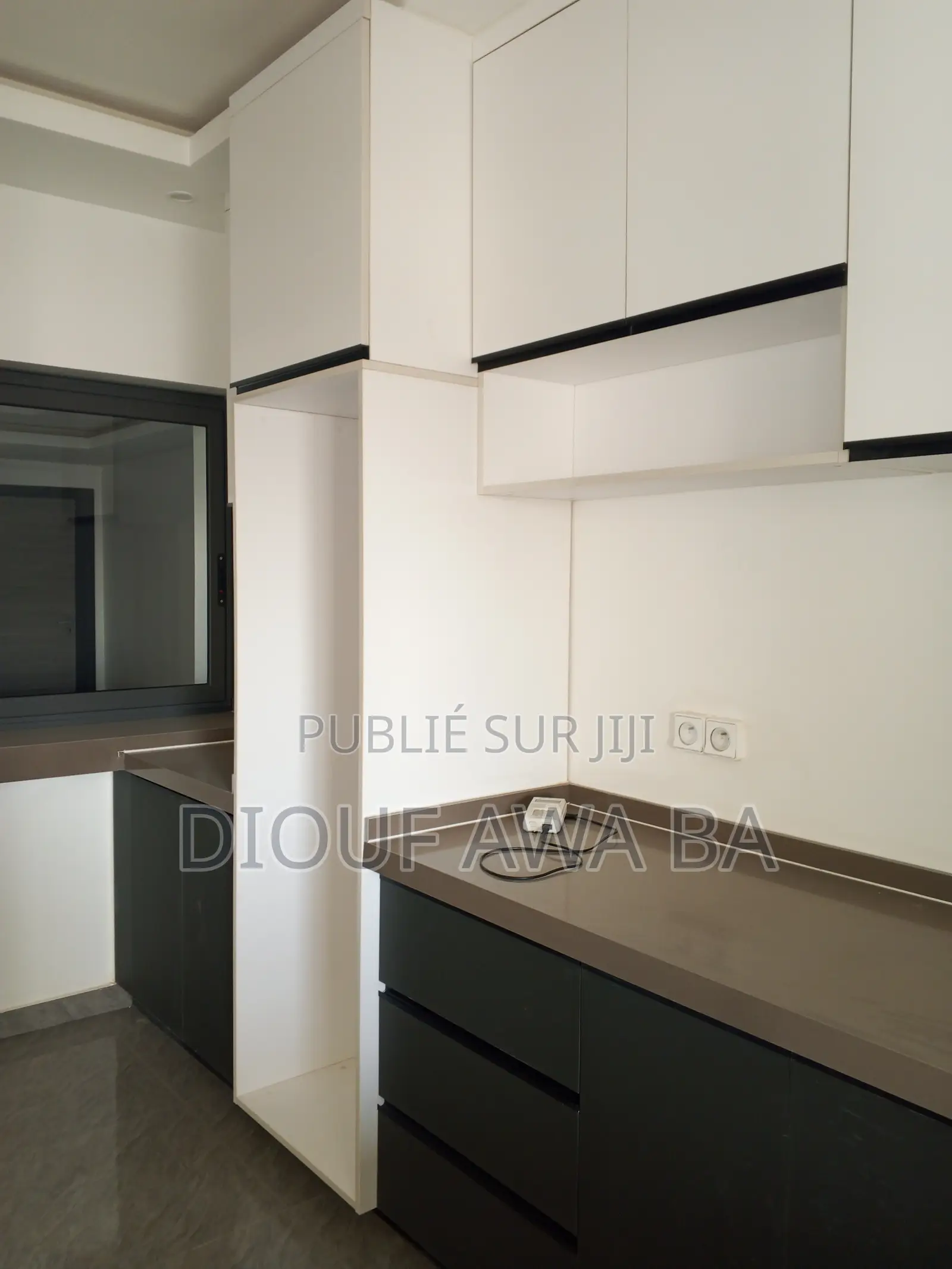 4chbre Appartement dans Appartement F4, Fann-Point E-Amitié à Louer