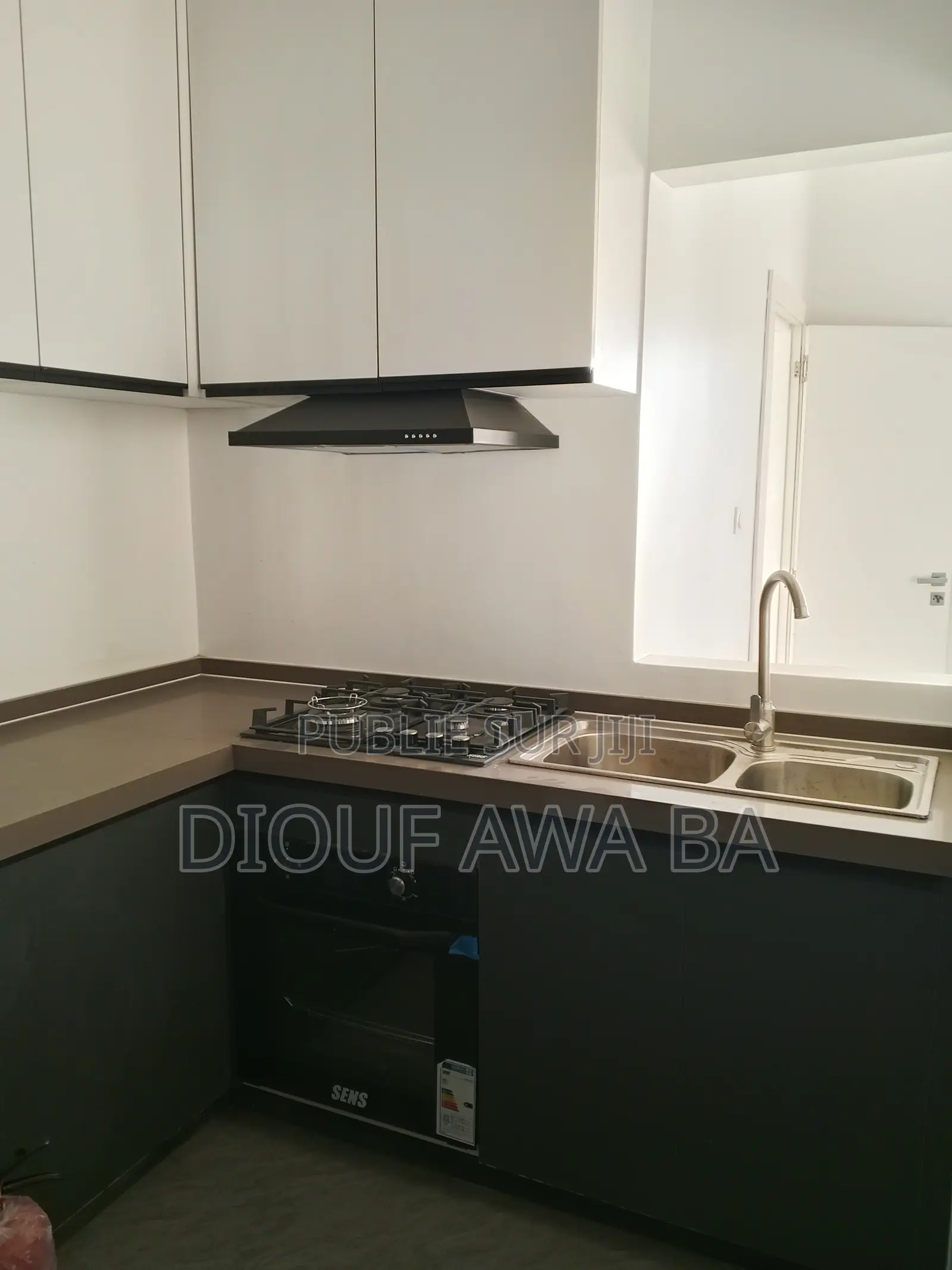 4chbre Appartement dans Appartement F4, Fann-Point E-Amitié à Louer