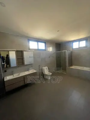 5chbre Maison dans Yoff à Louer