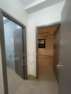 5chbre Maison dans Yoff à Louer