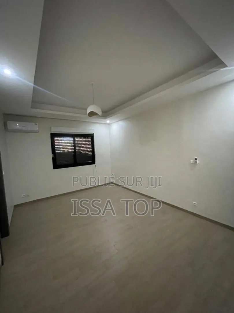 5chbre Maison dans Yoff à Louer