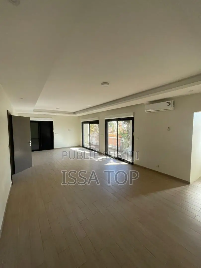 5chbre Maison dans Yoff à Louer