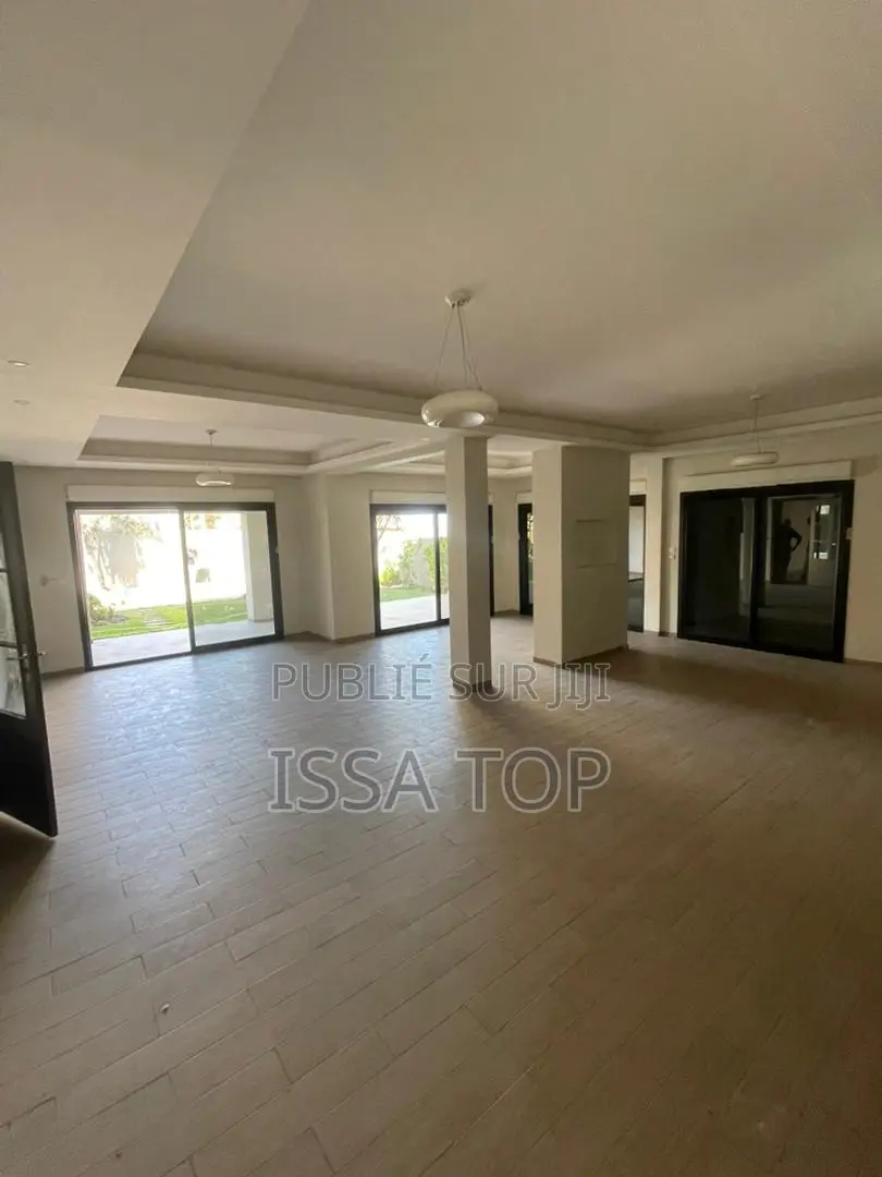 5chbre Maison dans Yoff à Louer