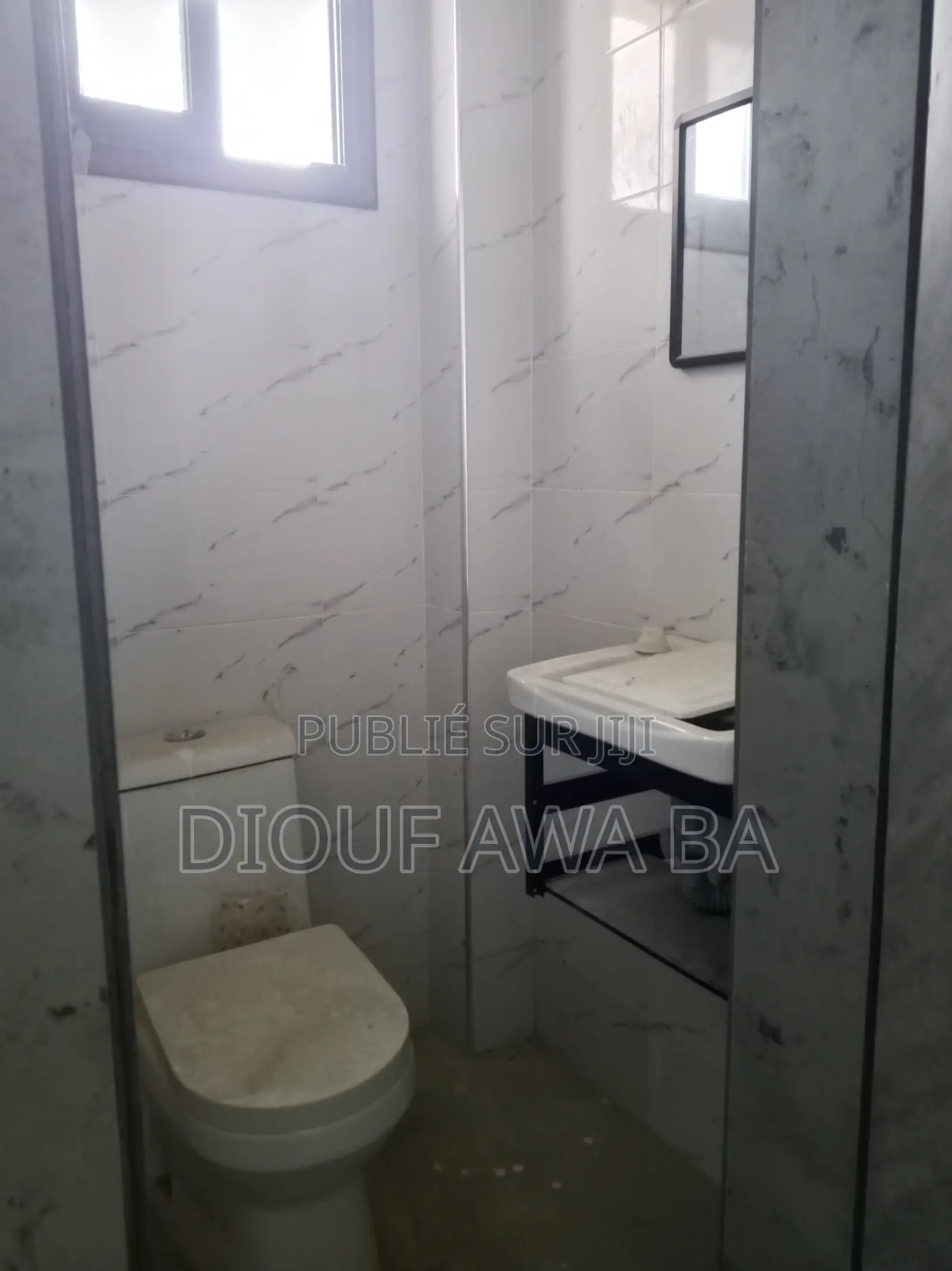 Plateau De Bureaux en Duplex À Louer Au Point E