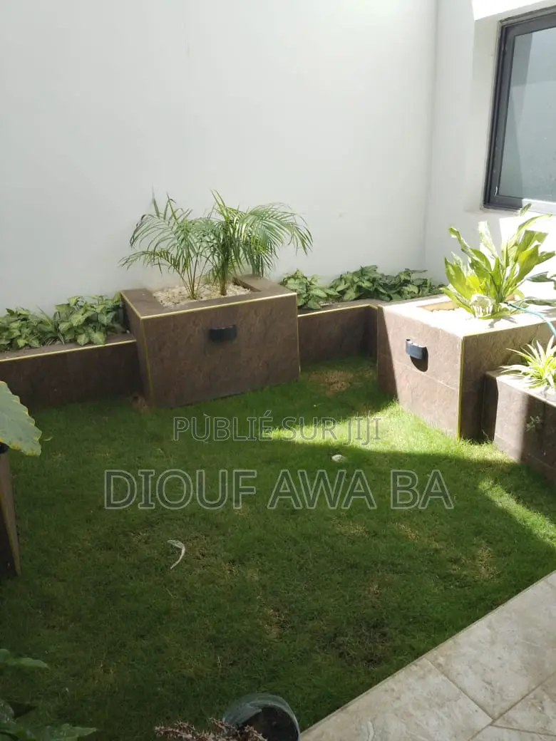 6chbre Duplex dans Duplex F6, Ouakam à Louer