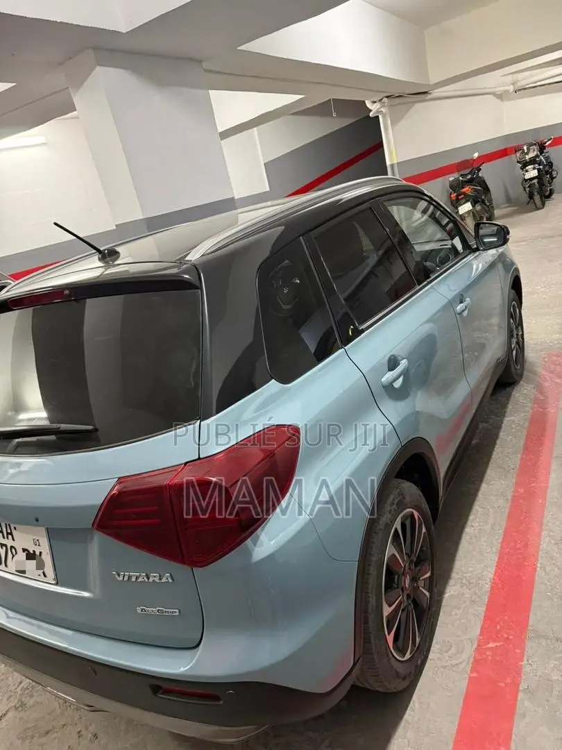 Suzuki Vitara 2019 Bleu