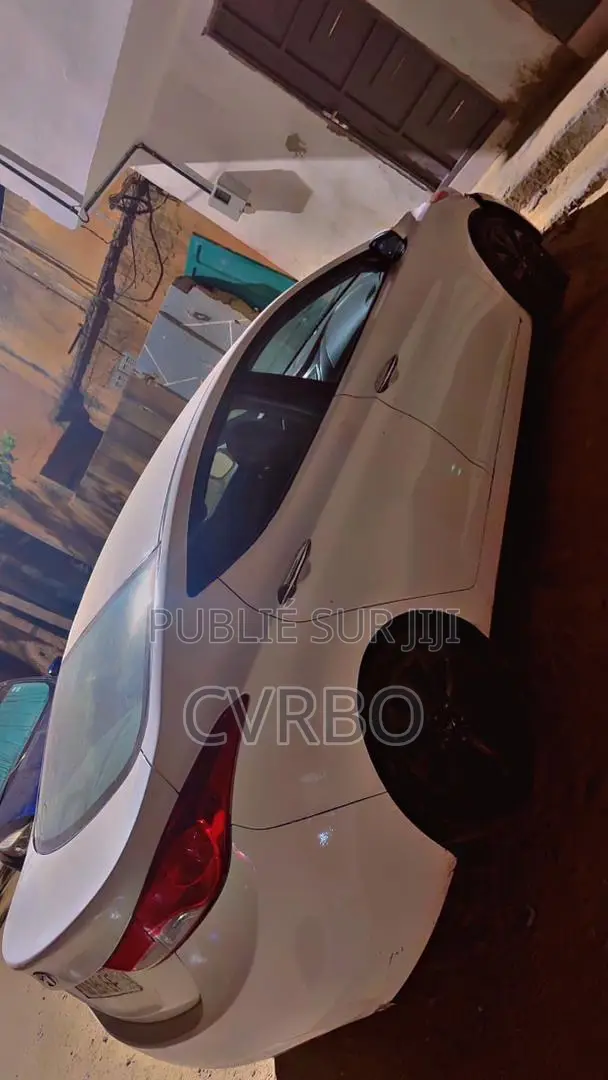 Hyundai Elantra 2013 Blanc