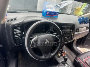 Mitsubishi Outlander 2015 Black