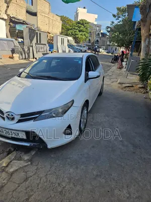 Toyota Auris 2015 Blanc