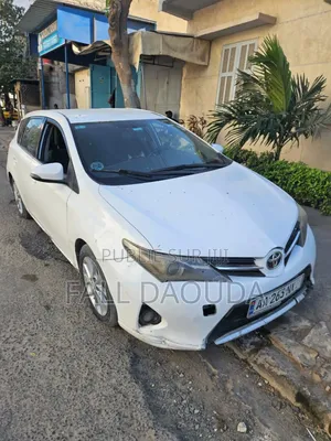 Toyota Auris 2015 Blanc