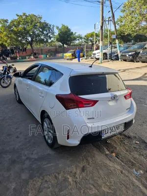 Toyota Auris 2015 Blanc