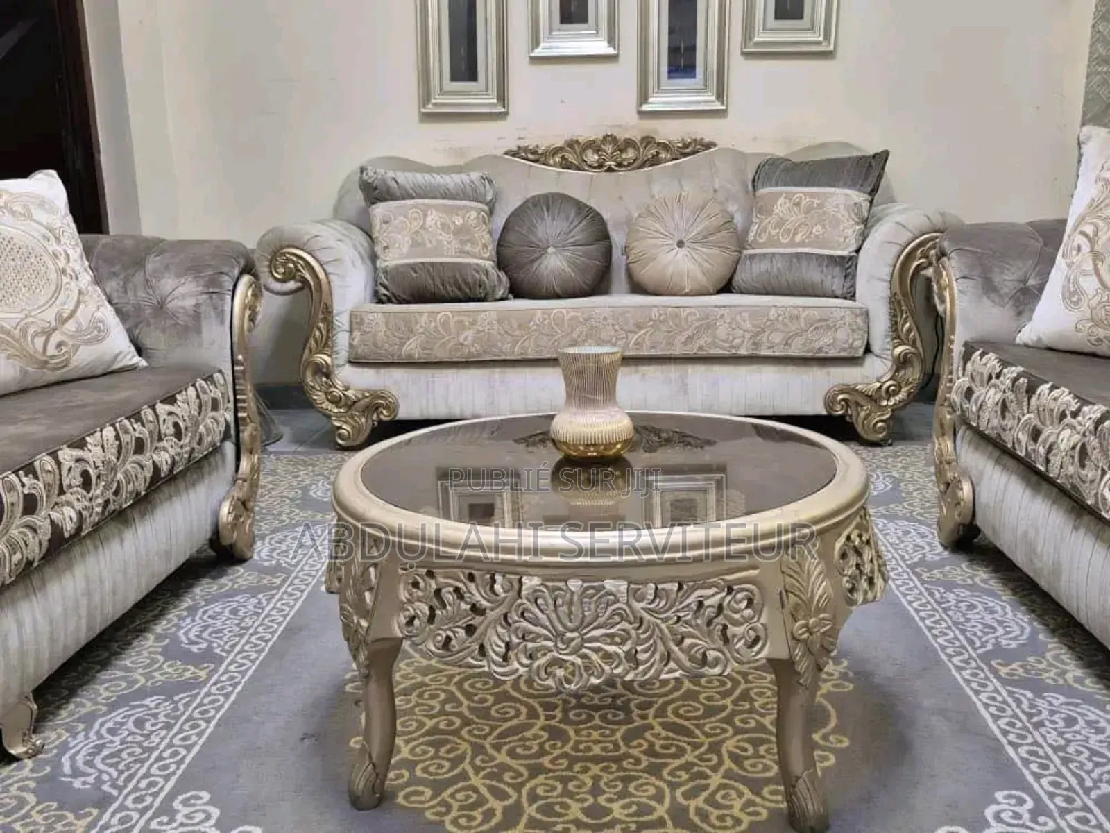 Salon Royalle Luxe Discret D’Un Espace Parfaitement Équilibré