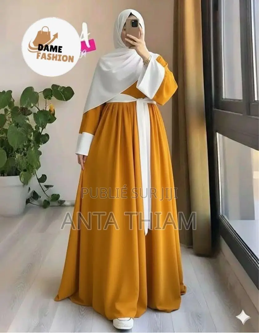 Diverses Belles Robes Défiler Sur Les Images