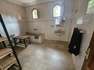 5chbre Villa dans Villa R+1 À Louer à Louer