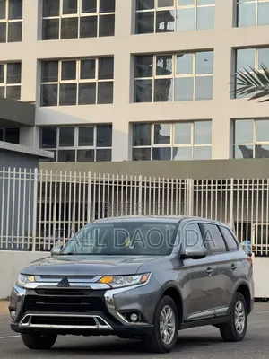 Mitsubishi Outlander 2020 Gris