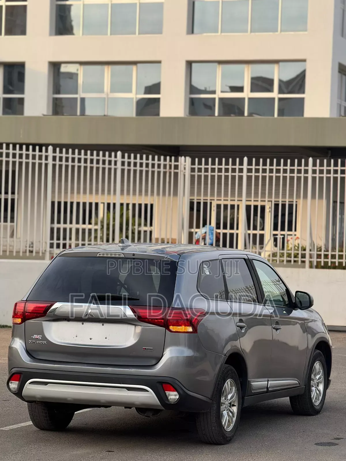 Mitsubishi Outlander 2020 Gris