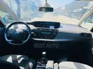 Citroen C4 2018 Gris