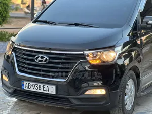 Hyundai Starex 2018 Black