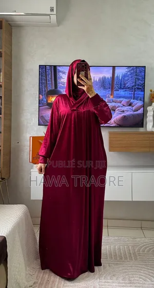 Je Vent Des Habits De Qualité Venant De Maroc Et Doubaï