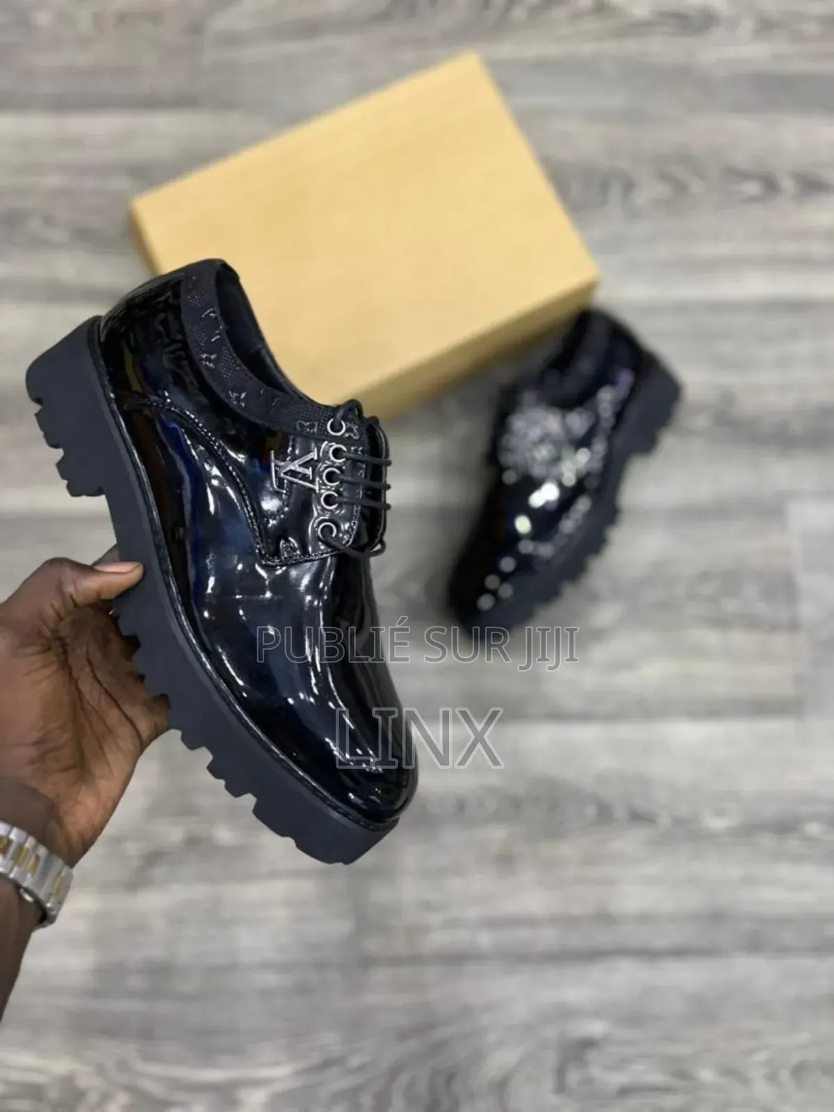 Chaussures De Ville Lv Disponible