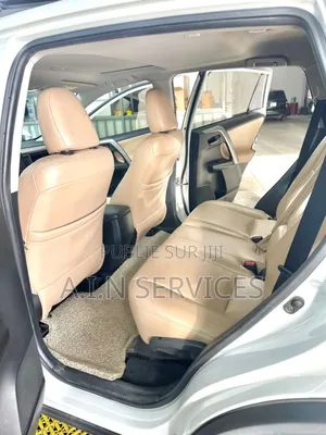 Toyota RAV4 2018 Blanc