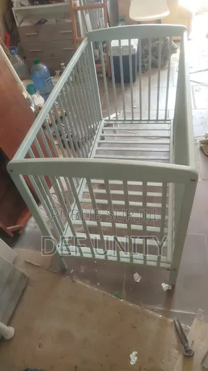 Lit Bébé Bois Blanc Sécurisé 60x120 Cm Design Épuré Venant De France