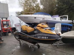 Jet-Ski Sea-Doo 215cv RXT 3 Places Venant De France.