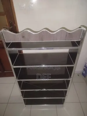 2 Range Chaussures en Parfait État