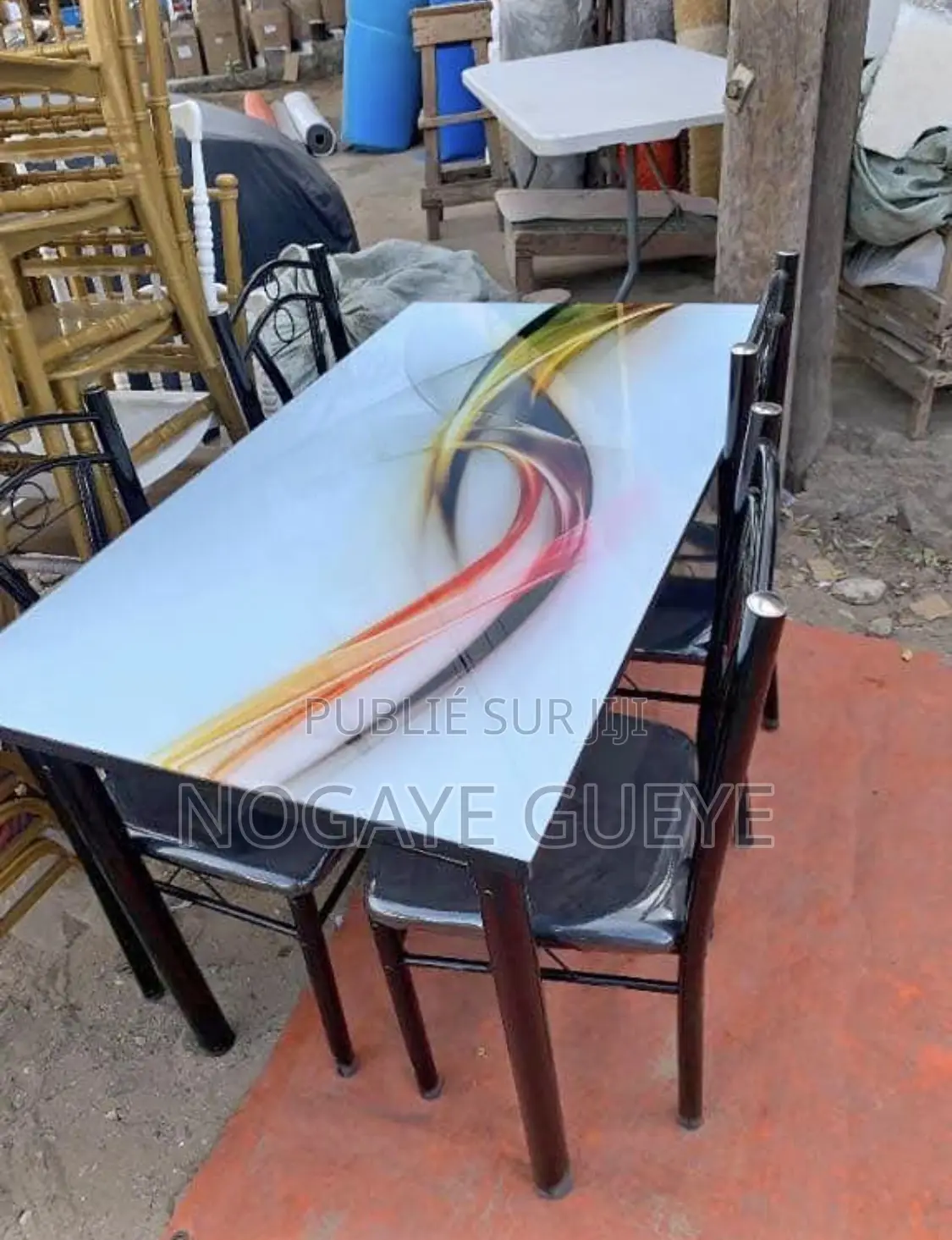 Table À Mange Avec 4chaise