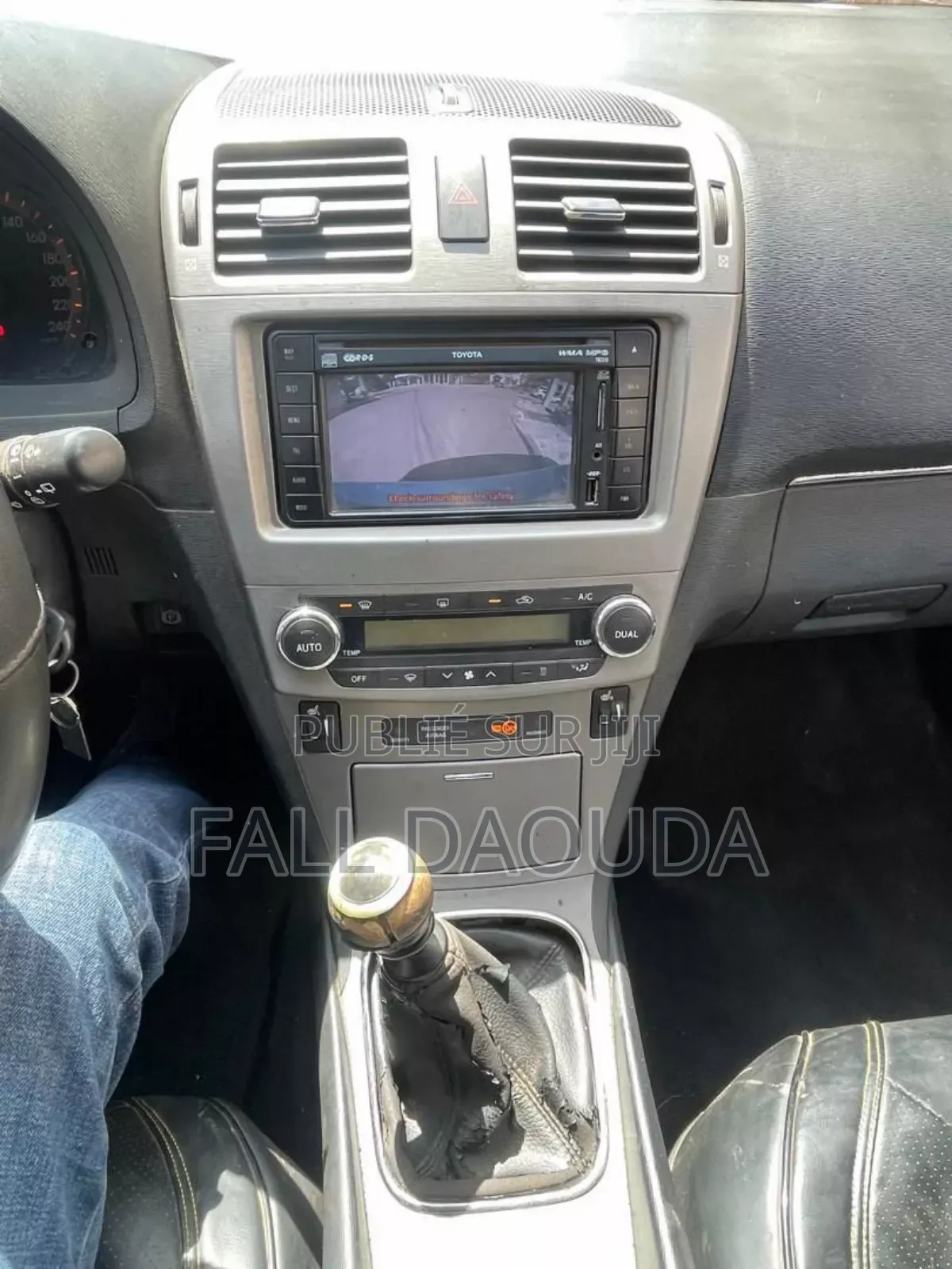 Toyota Avensis 2012 Gris