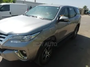 Toyota Fortuner 2017 Gris