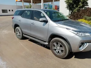 Toyota Fortuner 2017 Gris