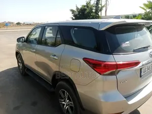 Toyota Fortuner 2017 Gris