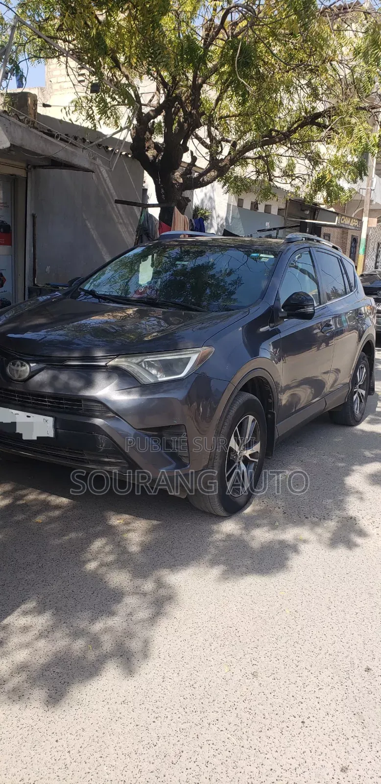 Toyota RAV4 LE 4dr SUV AWD (2.5L 4cyl 6A) 2018 Black