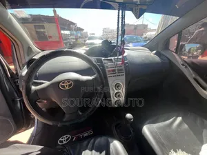 Toyota Yaris 1.5 2009 Gris