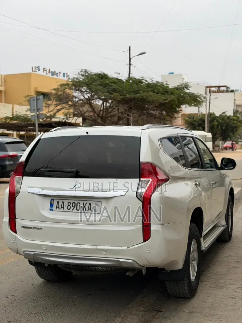 Mitsubishi Pajero 2018 Blanc