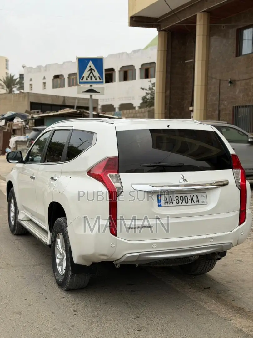 Mitsubishi Pajero 2018 Blanc