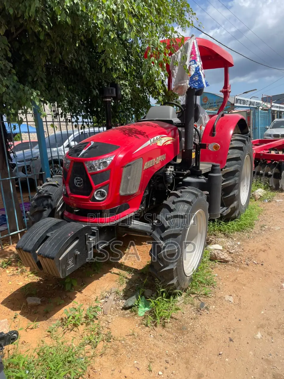 Tracteur Dongfeng Amec Df754