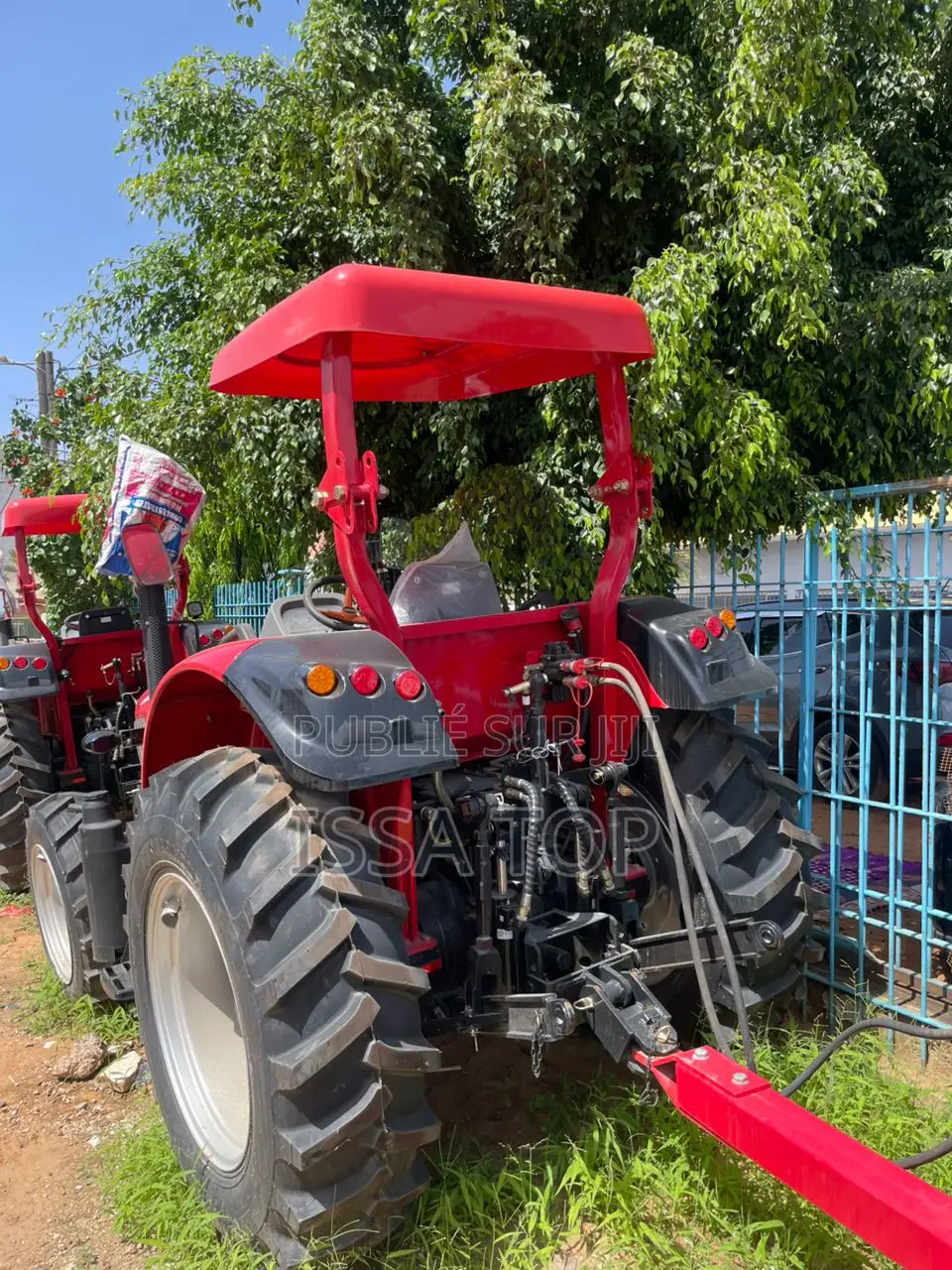 Tracteur Dongfeng Amec Df754