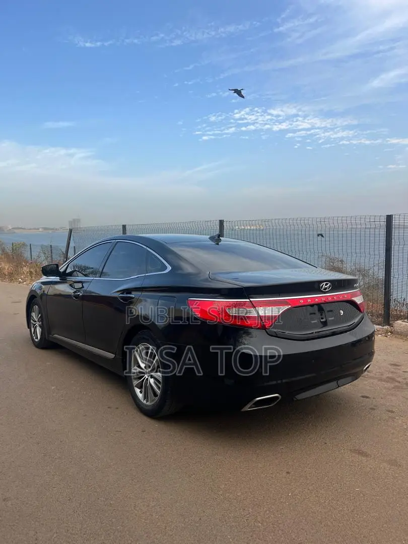 Hyundai Grandeur 2016 Black