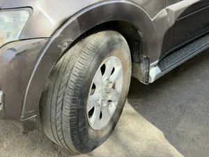 Mitsubishi Pajero 2015 Marron