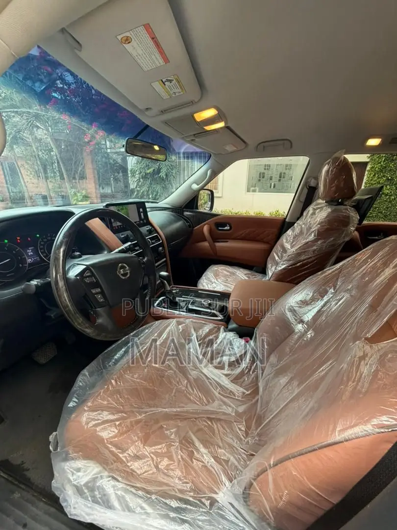 Nissan Pathfinder SV 2023 Marron