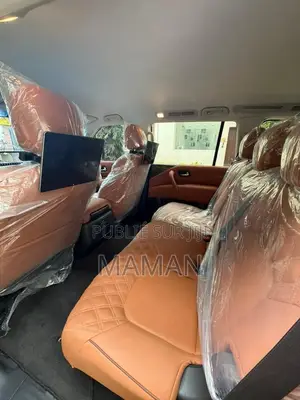 Nissan Pathfinder SV 2023 Marron