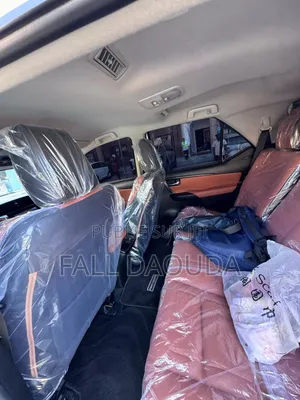 Toyota Fortuner 2021 Blanc