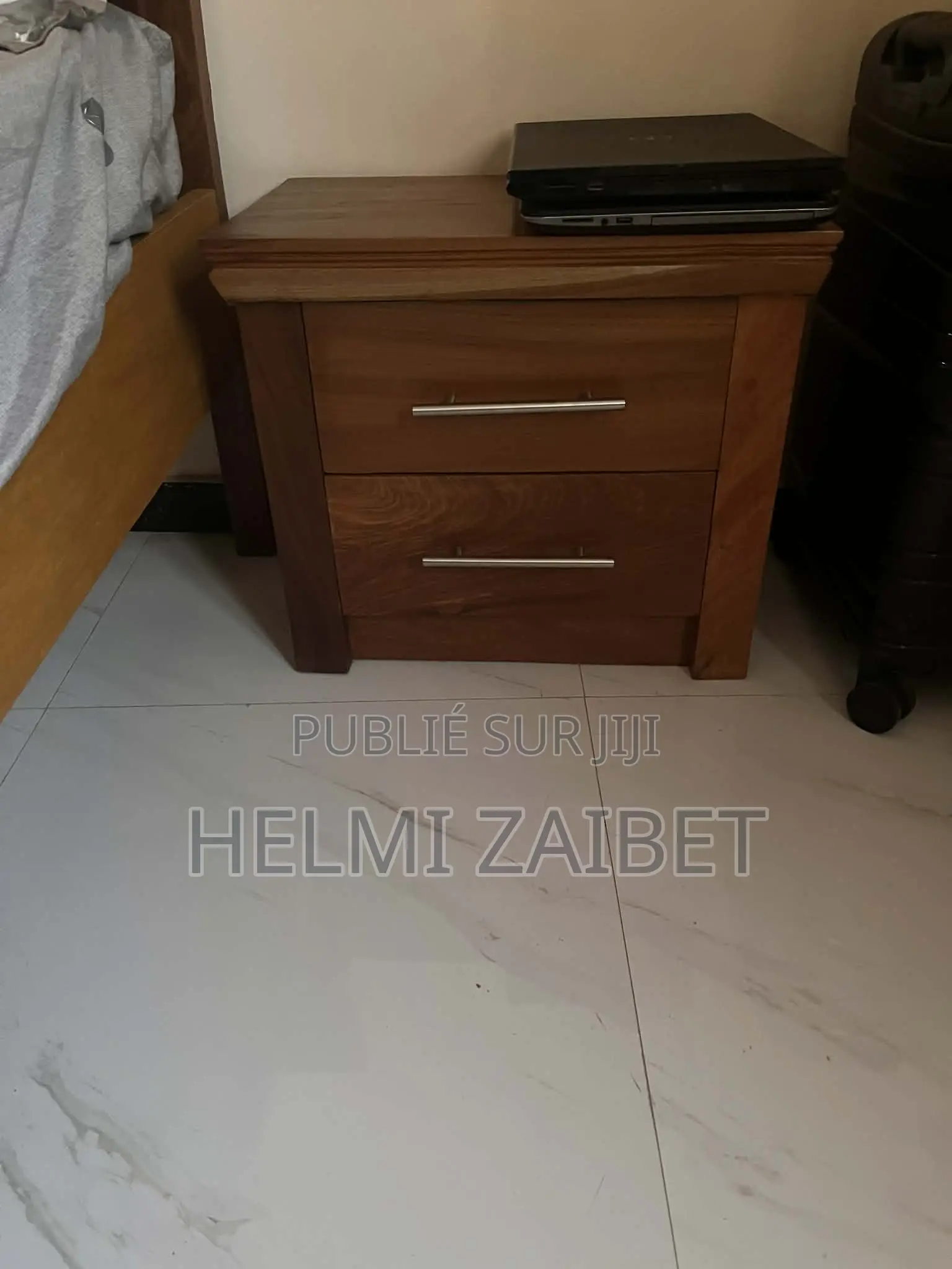 Chambre À Coucher À Vendre – Quasi Neuve