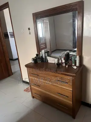 Chambre À Coucher À Vendre – Quasi Neuve