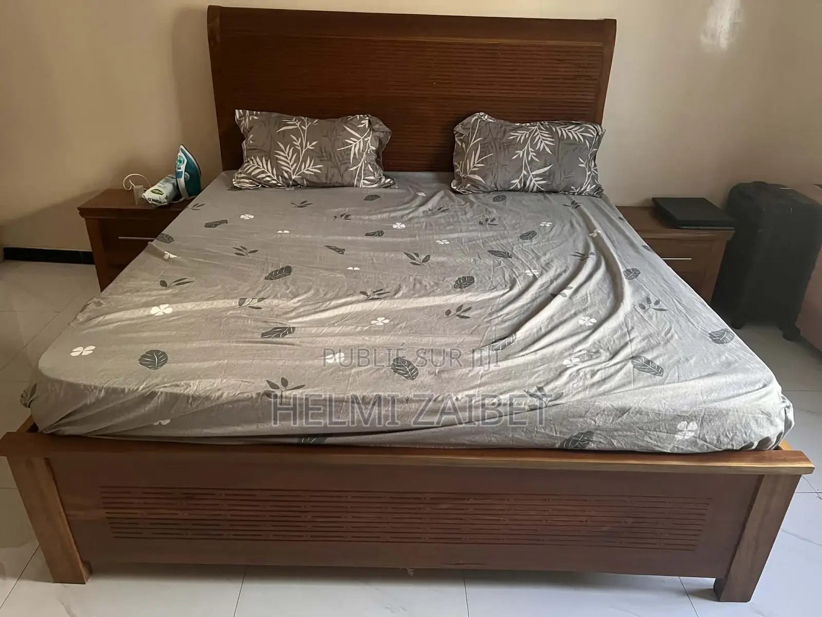 Chambre À Coucher À Vendre – Quasi Neuve